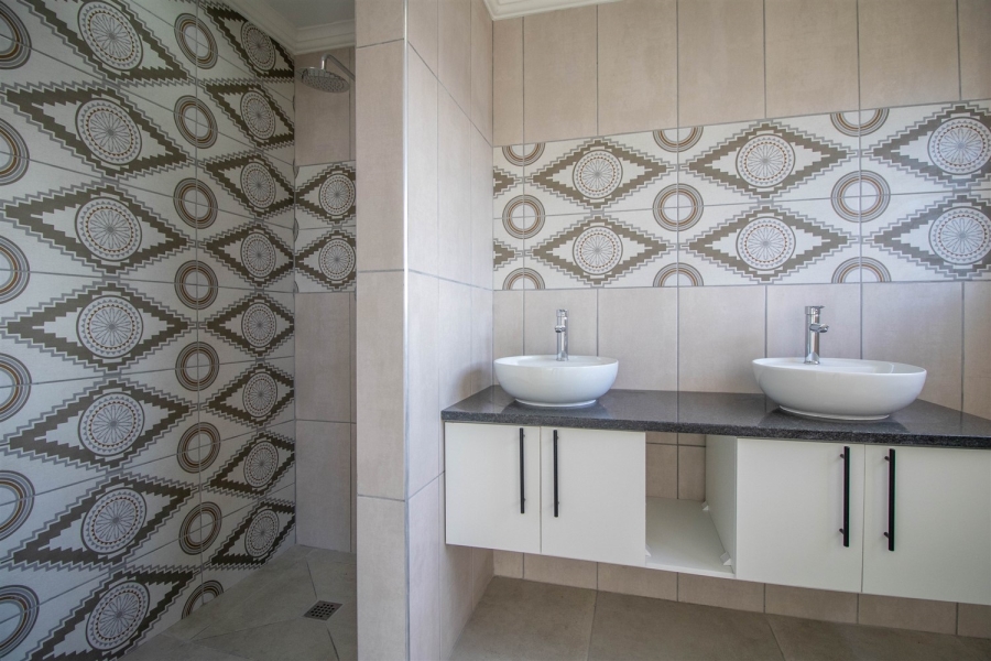 3 Bedroom Property for Sale in Fraaiuitsig Western Cape
